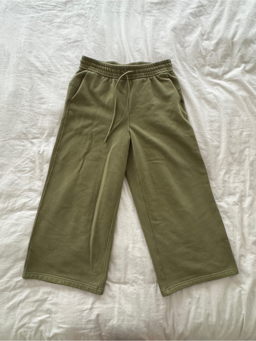 Lululemon Loungeful Wide Leg Crop Cotton Blend Fleece High Rise sweatpants